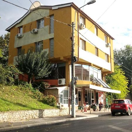 La Conu Iancu Albergue Drobeta Turnu Severin Exterior foto